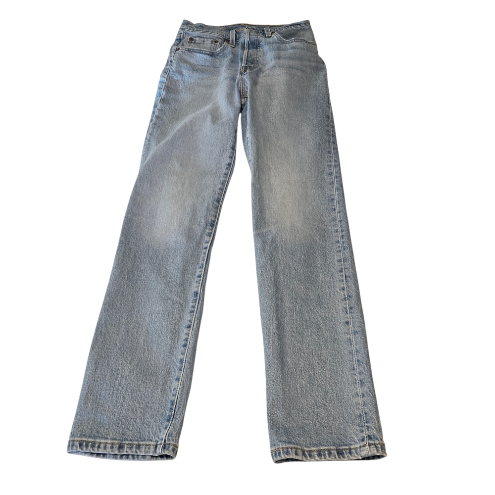 Levi’s 501 Women’s 26x30 Slim Straight Jeans Light Wash Button Fly High Rise EUC - Picture 2 of 16